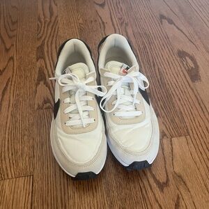 Nike Waffle Debut Sneaker - worn twice! size 7.5